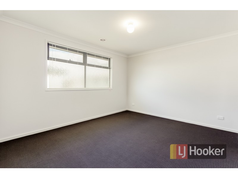 18 Nolan Crescent, Officer VIC 3809