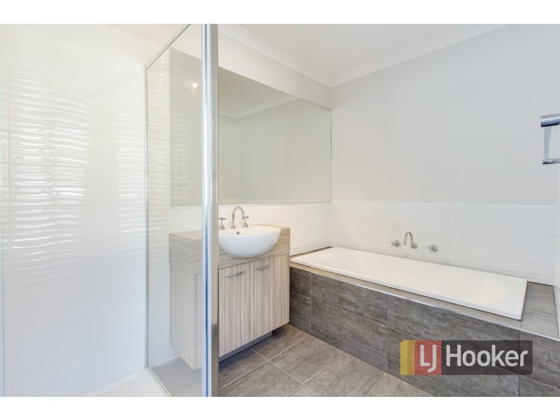 18 Nolan Crescent, Officer VIC 3809