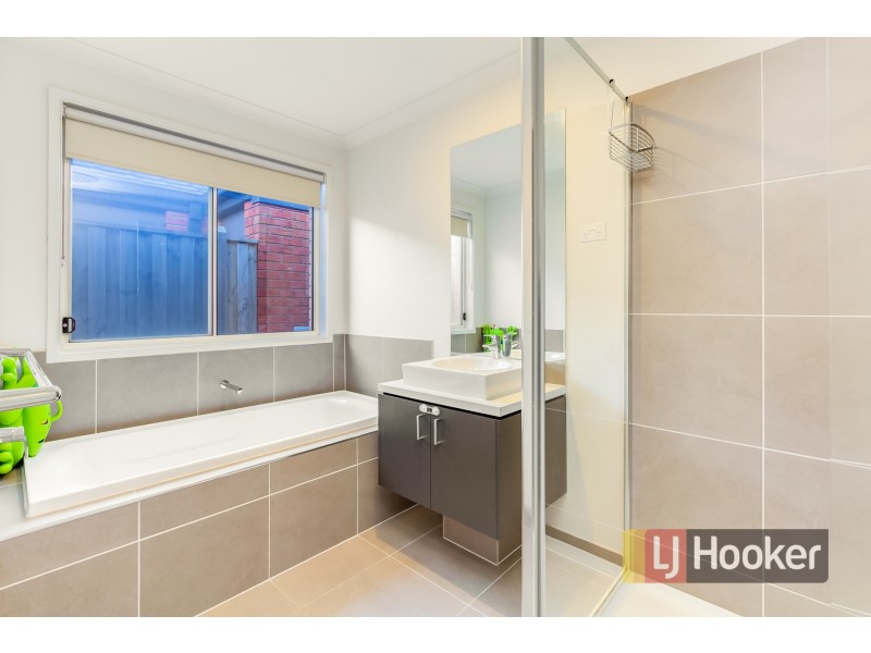 1 Verdant Avenue, Officer VIC 3809