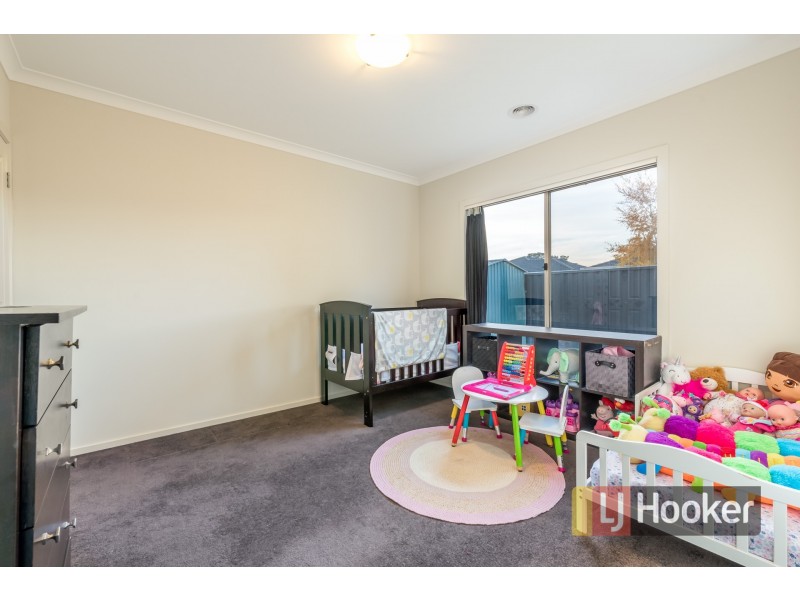 10 Persimmon Lane, Pakenham VIC 3810