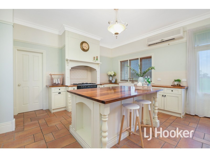 75 Hall Road, Pakenham South VIC 3810