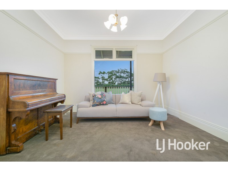 75 Hall Road, Pakenham South VIC 3810