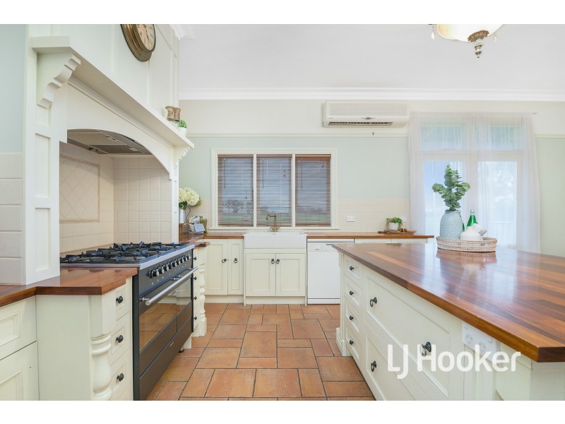 75 Hall Road, Pakenham South VIC 3810