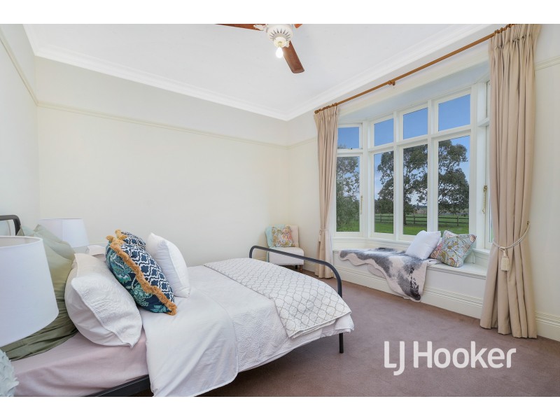 75 Hall Road, Pakenham South VIC 3810