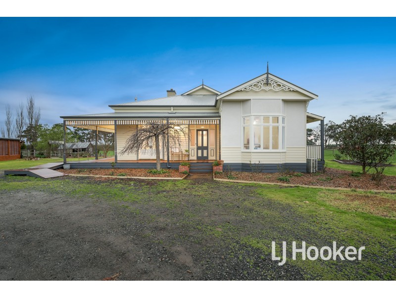 75 Hall Road, Pakenham South VIC 3810