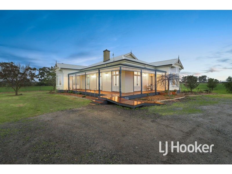 75 Hall Road, Pakenham South VIC 3810