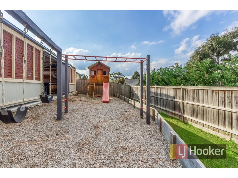 28 Tipperary Cct, Pakenham VIC 3810