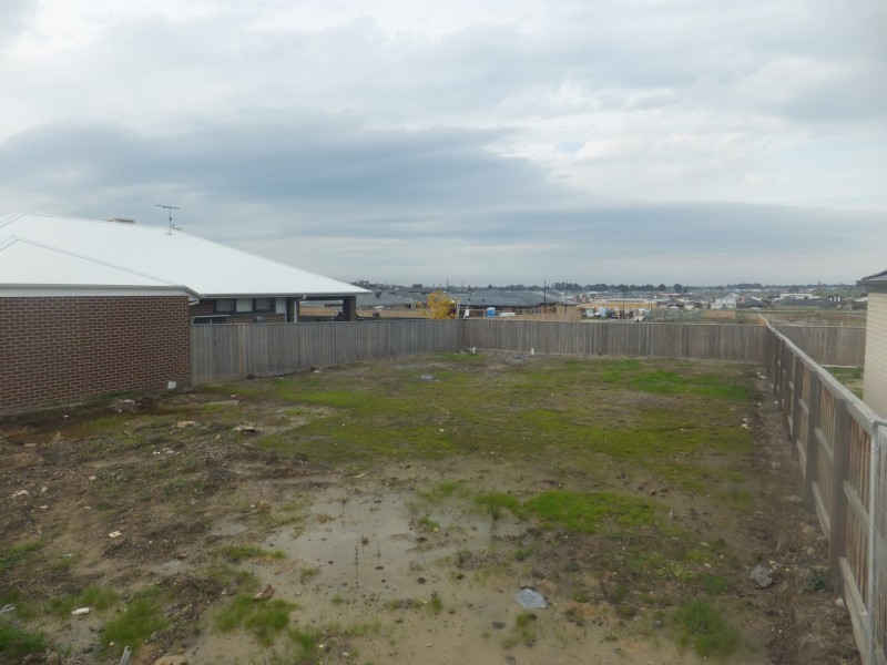 11 Chiswick Street, Officer VIC 3809