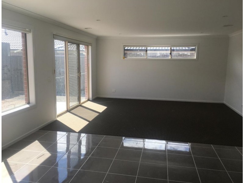 7 Macleod Circuit, Pakenham VIC 3810