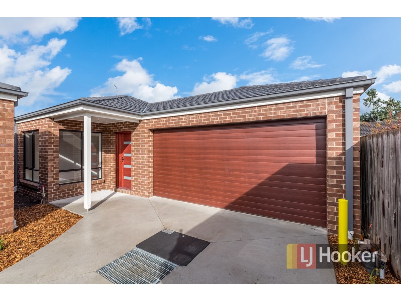3/27 Henty Street, Pakenham VIC 3810