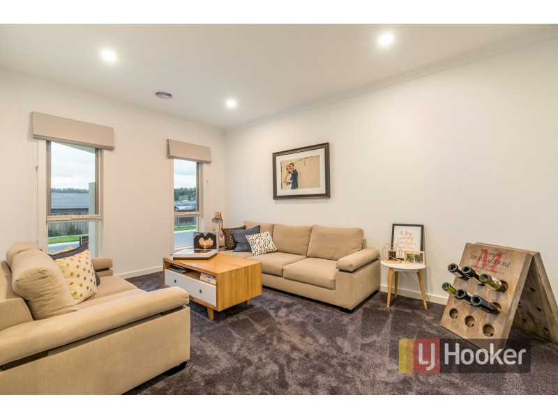 11 Elsham Street, Officer VIC 3809