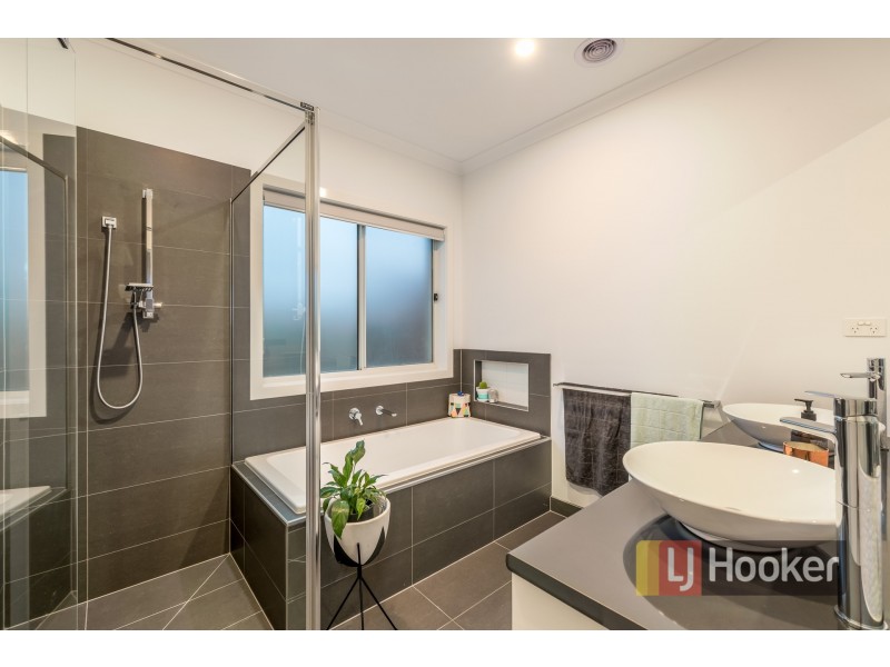 11 Elsham Street, Officer VIC 3809