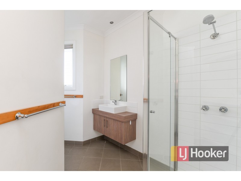 27 Landy Circuit, Pakenham VIC 3810