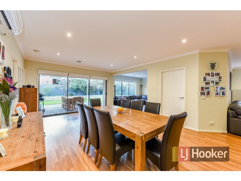 9 Platt Close, Pakenham VIC 3810