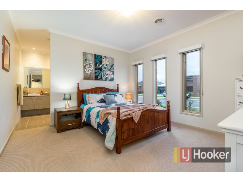 96 Arena Parade, Officer VIC 3809