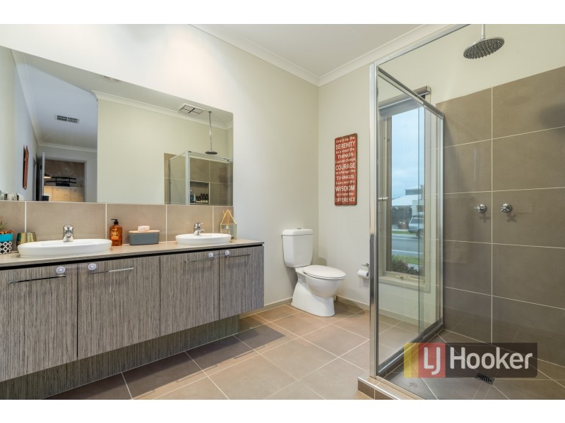 96 Arena Parade, Officer VIC 3809