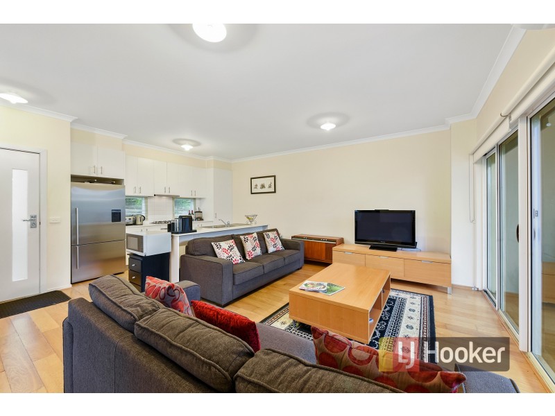 15 Harlesden Circuit, Pakenham VIC 3810