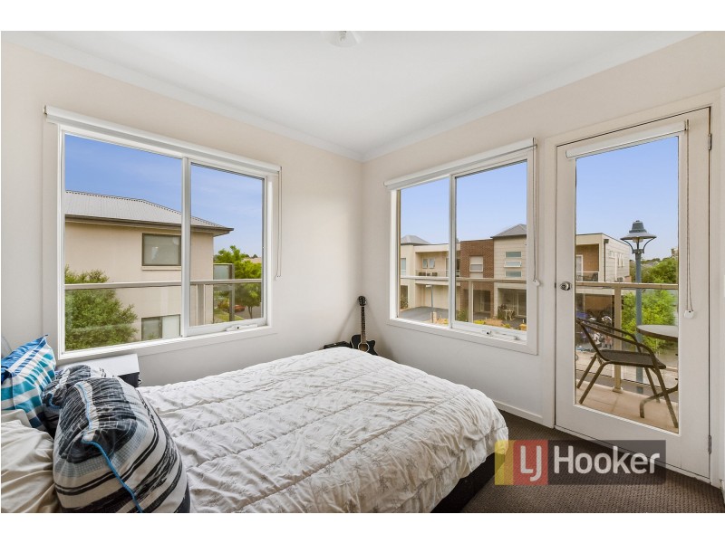 15 Harlesden Circuit, Pakenham VIC 3810
