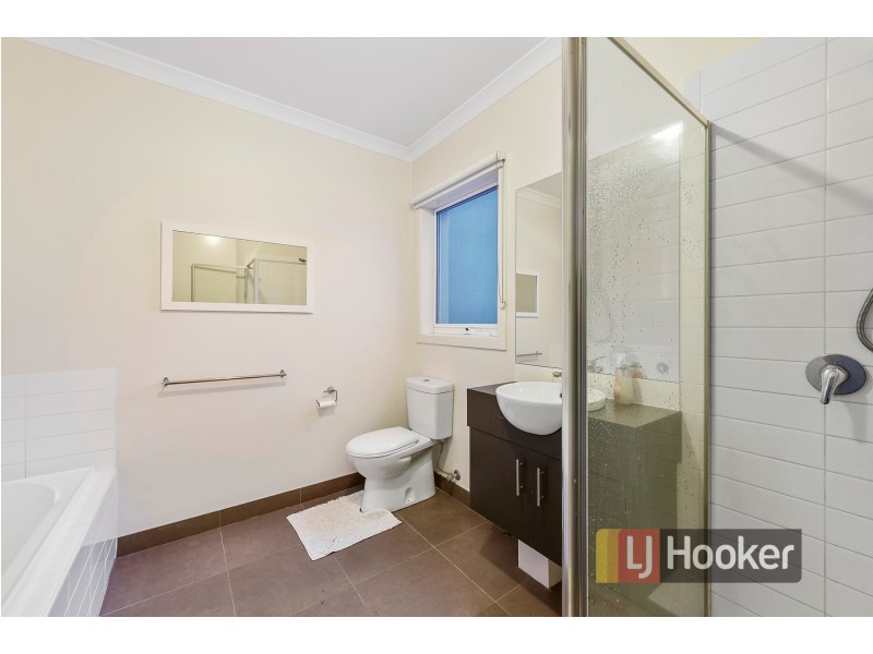 15 Harlesden Circuit, Pakenham VIC 3810