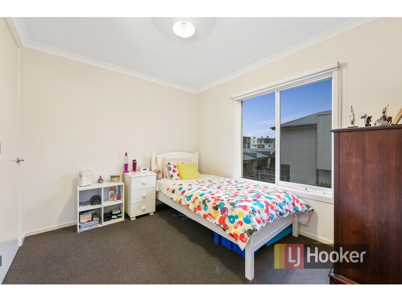 15 Harlesden Circuit, Pakenham VIC 3810