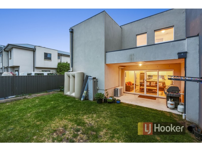 15 Harlesden Circuit, Pakenham VIC 3810