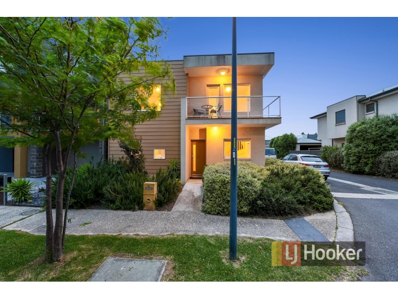 15 Harlesden Circuit, Pakenham VIC 3810