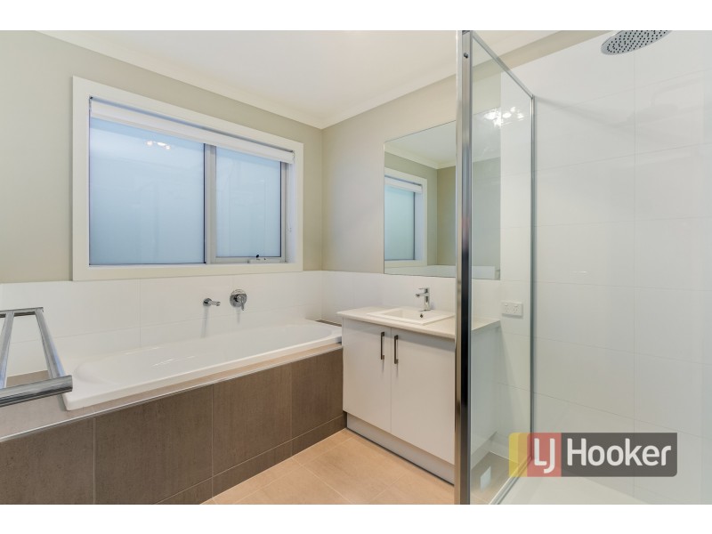 1 Atkins Road, Pakenham VIC 3810