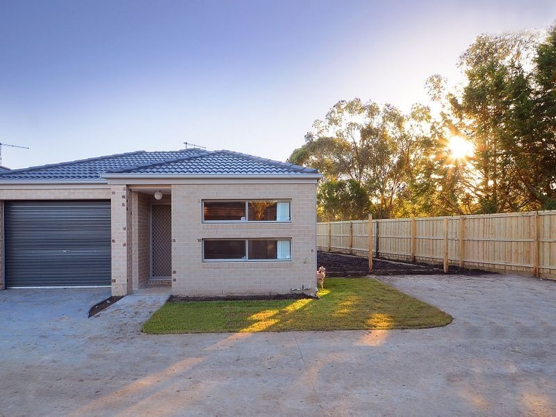 11/34 Sir Thomas Drive, Pakenham VIC 3810