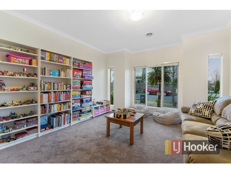 6 Sandpiper Close, Pakenham VIC 3810