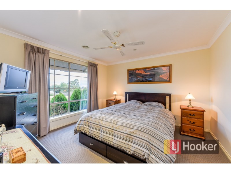 3 Jonathan Place, Pakenham VIC 3810