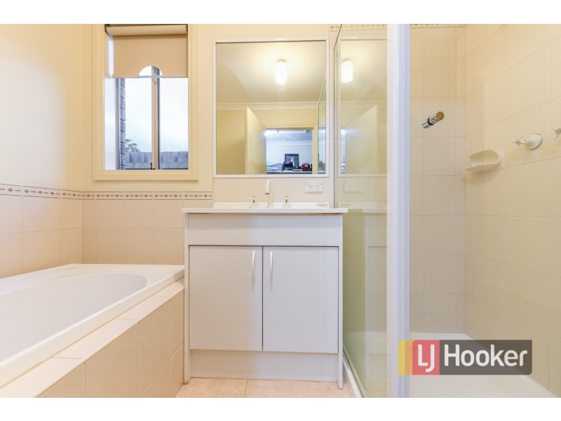 3 Jonathan Place, Pakenham VIC 3810