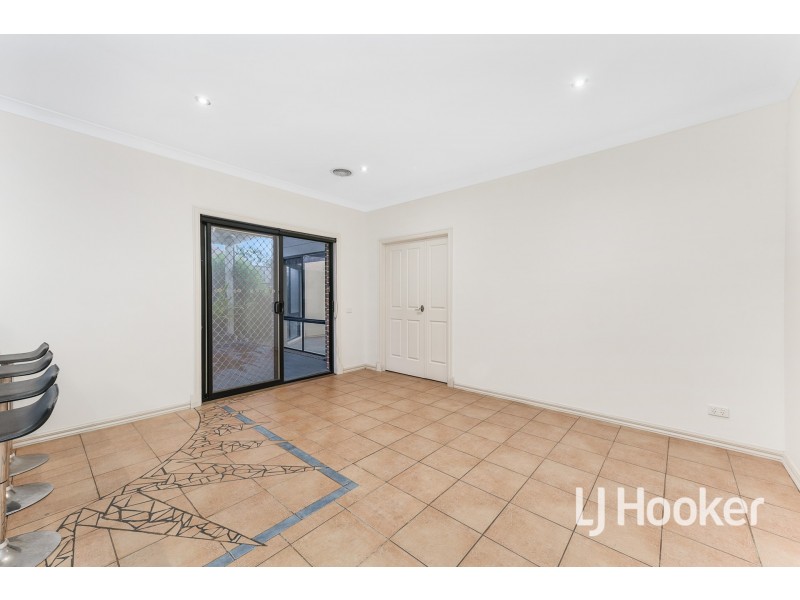 11 Settlers Court, Pakenham VIC 3810