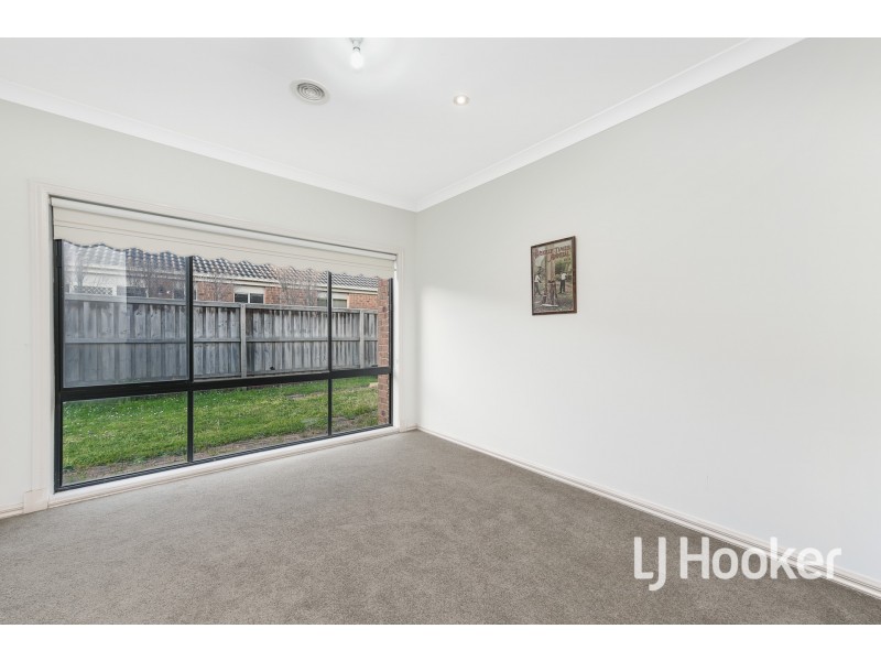 11 Settlers Court, Pakenham VIC 3810