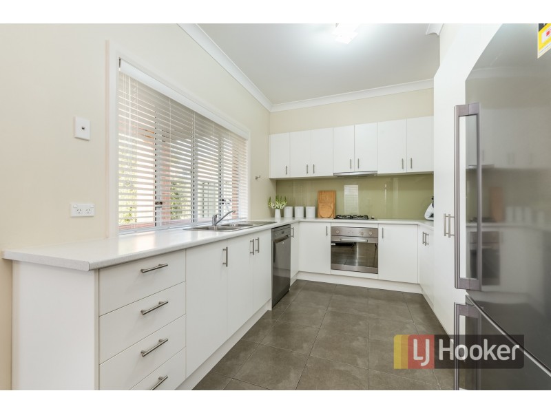 78 Dusseldorp Avenue, Pakenham VIC 3810