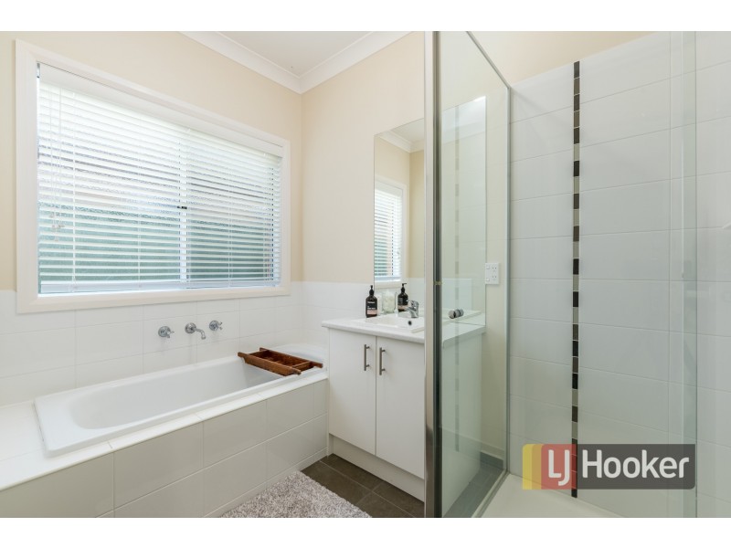 78 Dusseldorp Avenue, Pakenham VIC 3810