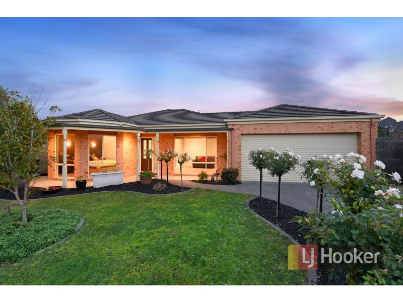 8 Tasman Way, Pakenham VIC 3810