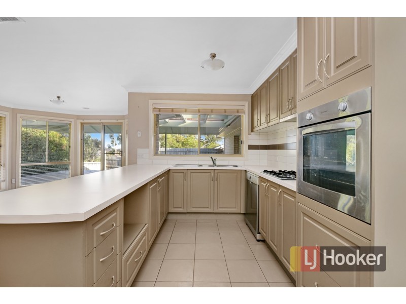 36 Natanya Drive, Pakenham VIC 3810