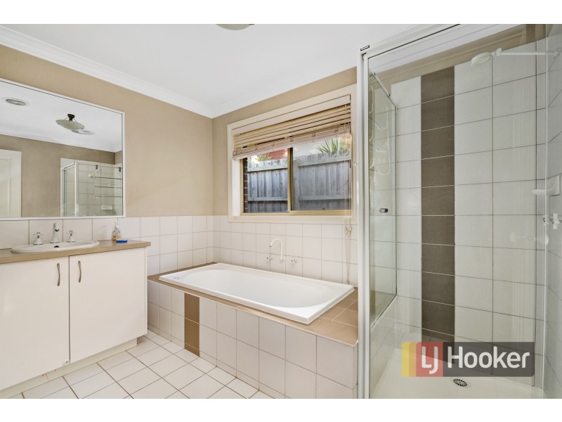 36 Natanya Drive, Pakenham VIC 3810