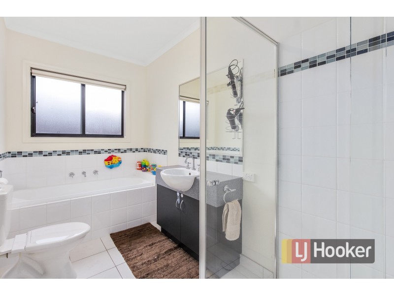 13/103 Army Road, Pakenham VIC 3810