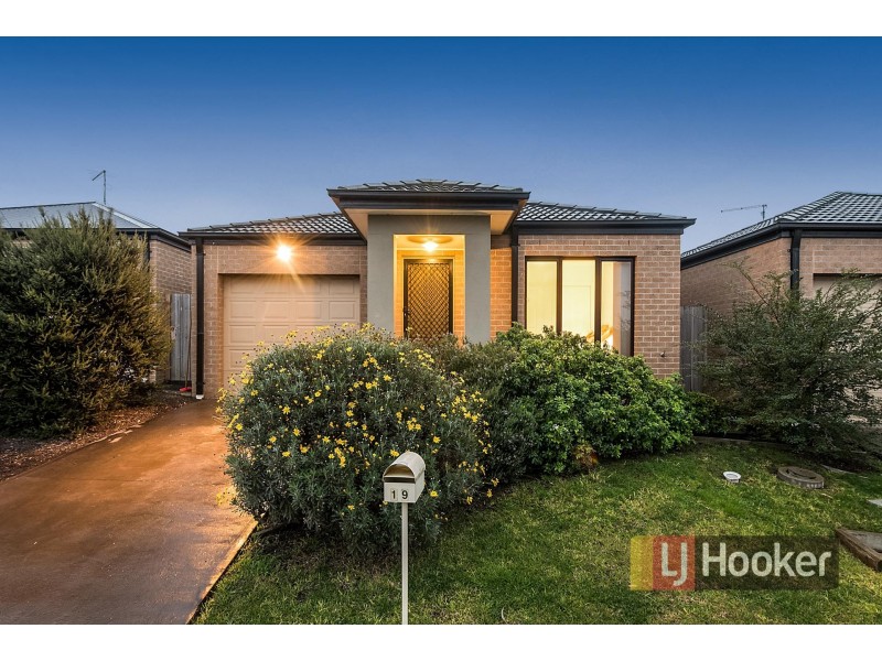 19/103 Army Road, Pakenham VIC 3810