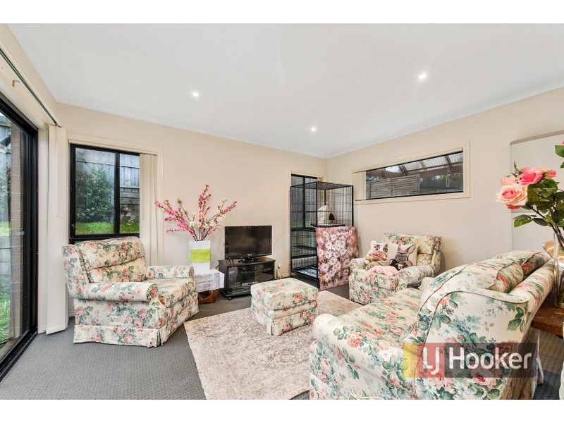 19/103 Army Road, Pakenham VIC 3810
