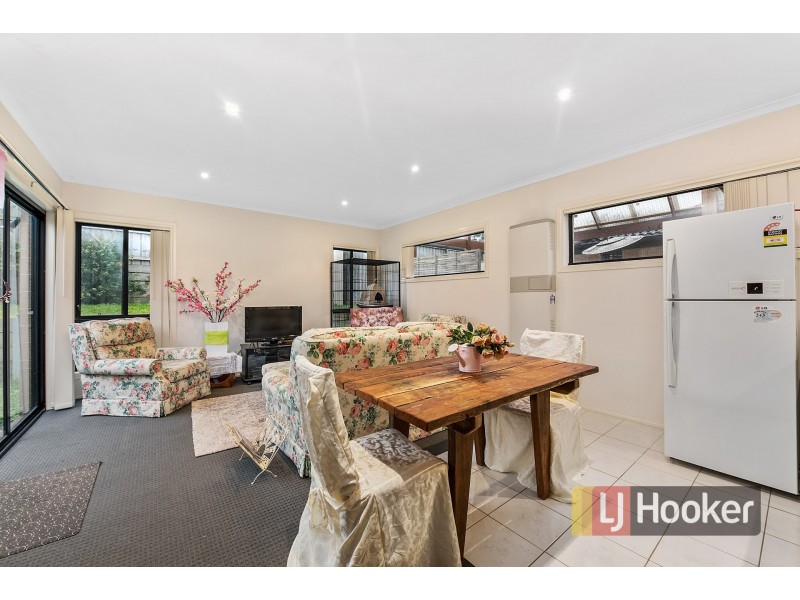 19/103 Army Road, Pakenham VIC 3810
