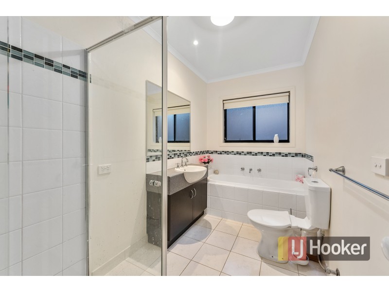 19/103 Army Road, Pakenham VIC 3810
