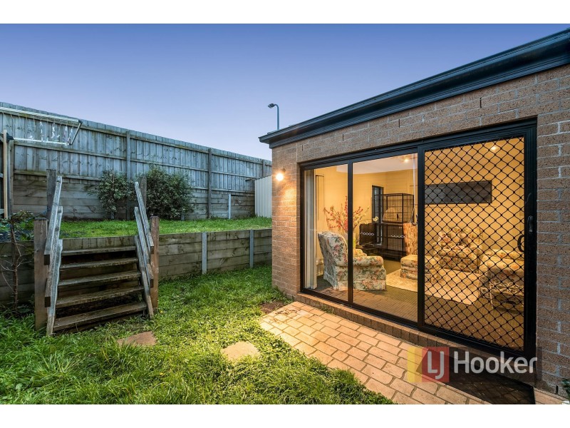 19/103 Army Road, Pakenham VIC 3810