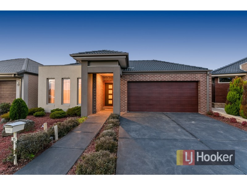 15 Ivy Leaf Road, Pakenham VIC 3810