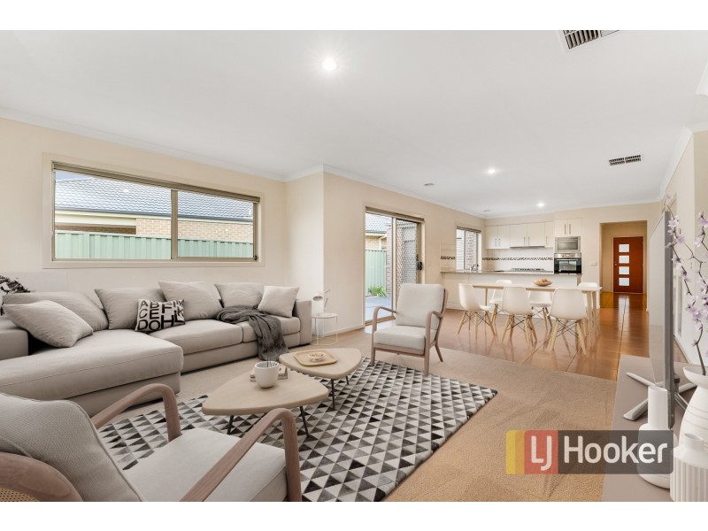 15 Ivy Leaf Road, Pakenham VIC 3810