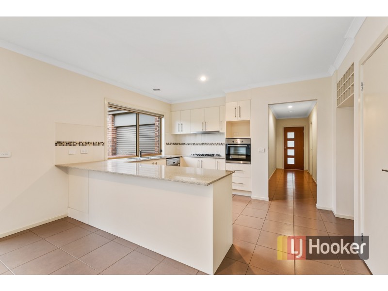 15 Ivy Leaf Road, Pakenham VIC 3810