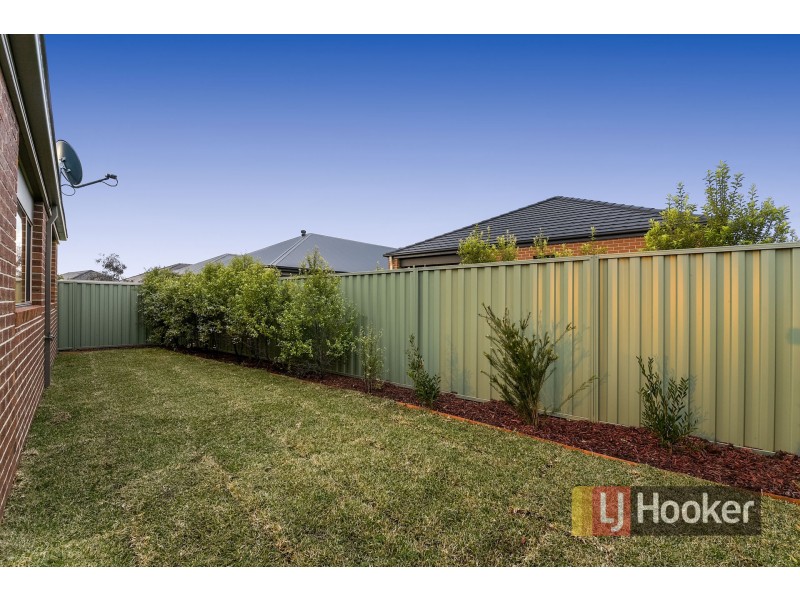 15 Ivy Leaf Road, Pakenham VIC 3810