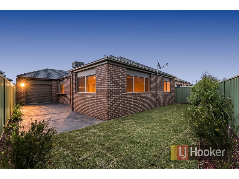 15 Ivy Leaf Road, Pakenham VIC 3810