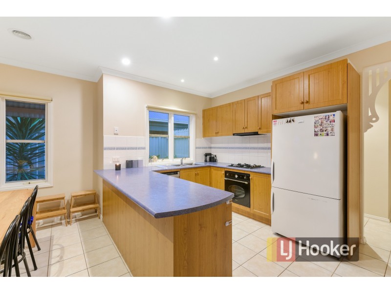 15 Catherine Place, Pakenham VIC 3810